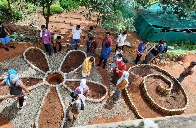 Official demonstrating Permaculture Garden Design during the one day training cum field demonstration on organic farming of Permaculture held at Jalukie Office on September 22. (DIPR Photo)